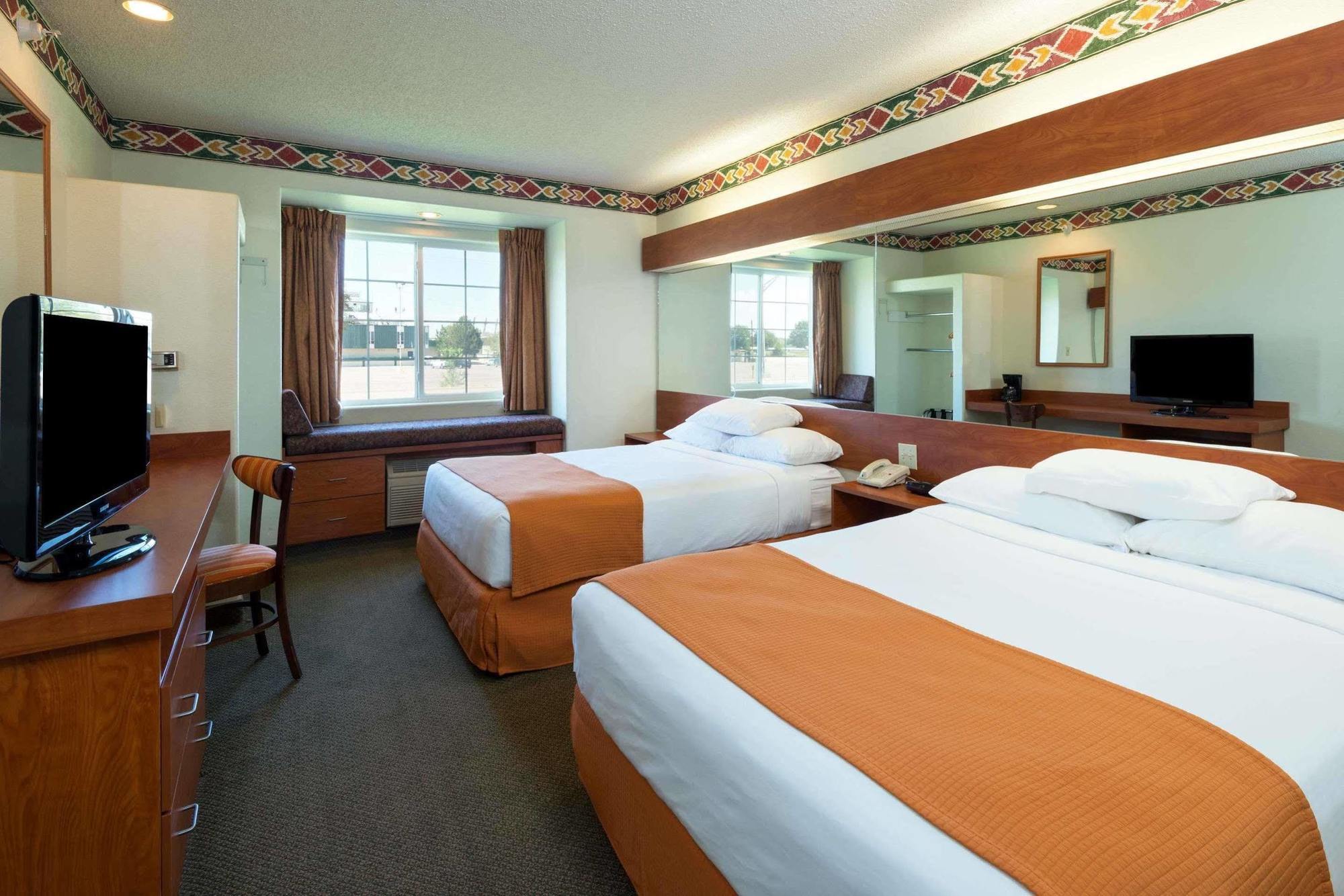 Microtel Inn And Suites Pueblo Exterior foto